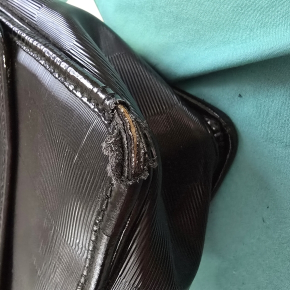 Vintage Unique Fendi Black Crossbody Bag with Geometric Pattern - Picture 3 of 14